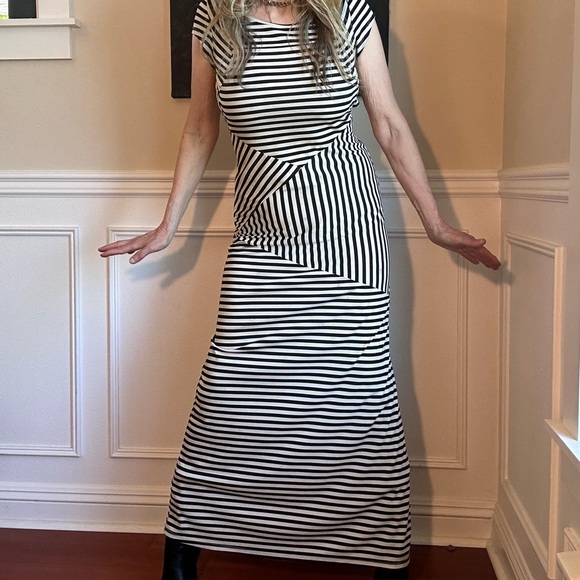 Enrique Moi maxi dress, open back size M - Picture 9 of 9